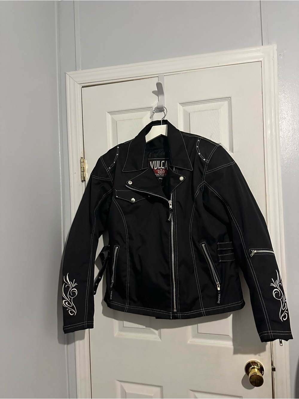 Vulcan Black Motorcycle Jacket with Contrast Stitching XXL
